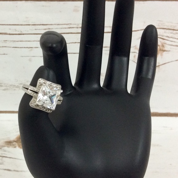 Pretty bling ring