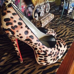 Peep toe high heel shoes