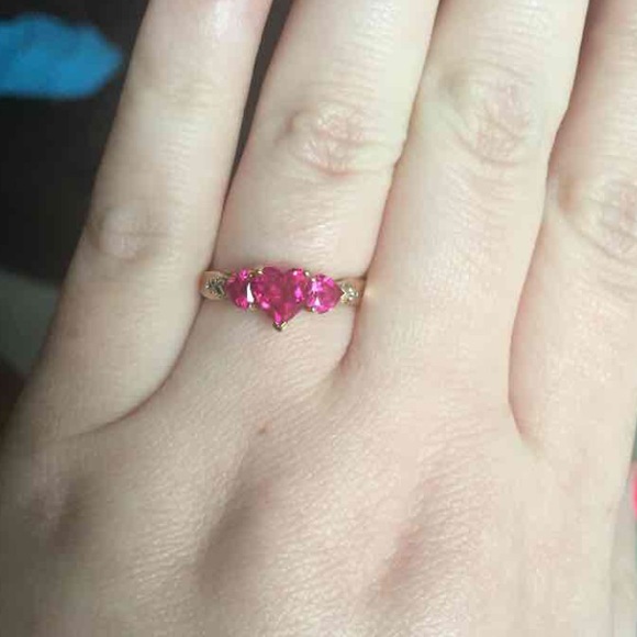 10k yellow gold ruby heart ring size 7