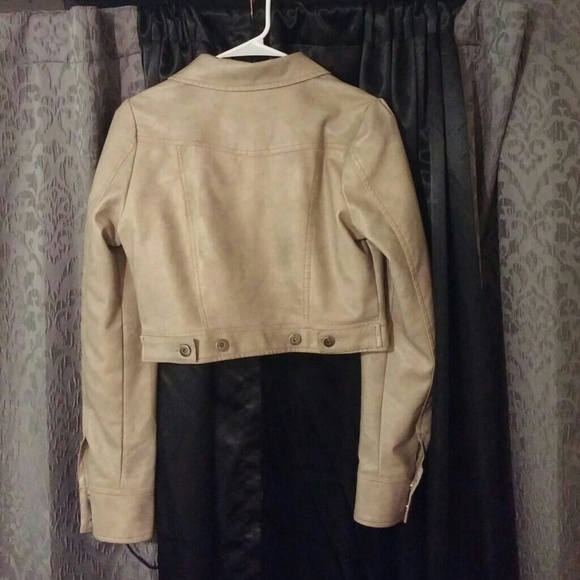 Tan jacket - Picture 2 of 3