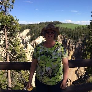 Meet your Posher, Ruth m