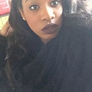 Meet your Posher, Myla