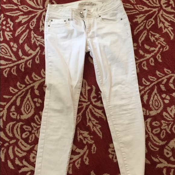 American Eagle White Jeans
