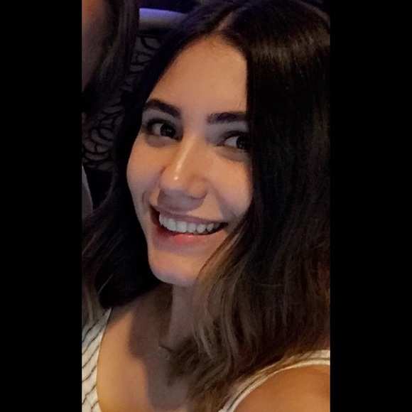 Meet your Posher, Anissa