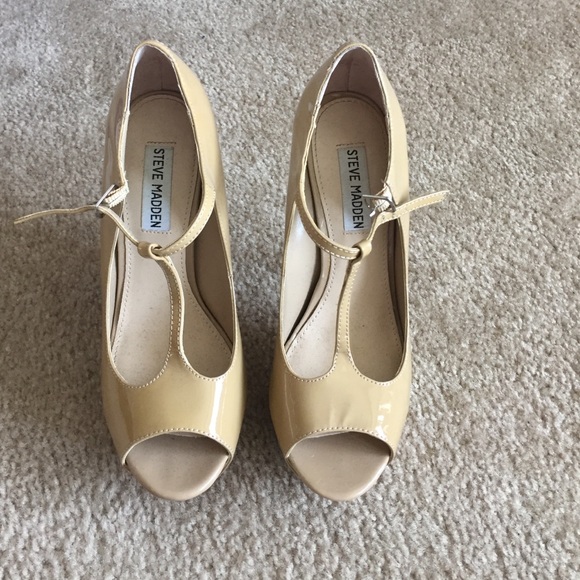 Nude Steve Madden Heels *lightly worn* - Picture 1 of 4