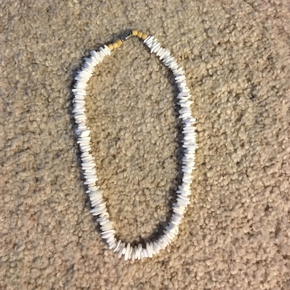 White shell necklace