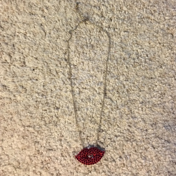 Lips necklace