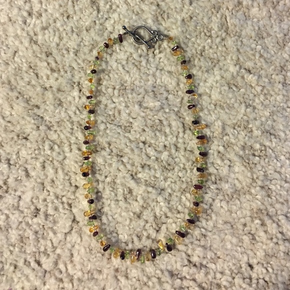 Short beaded necklace