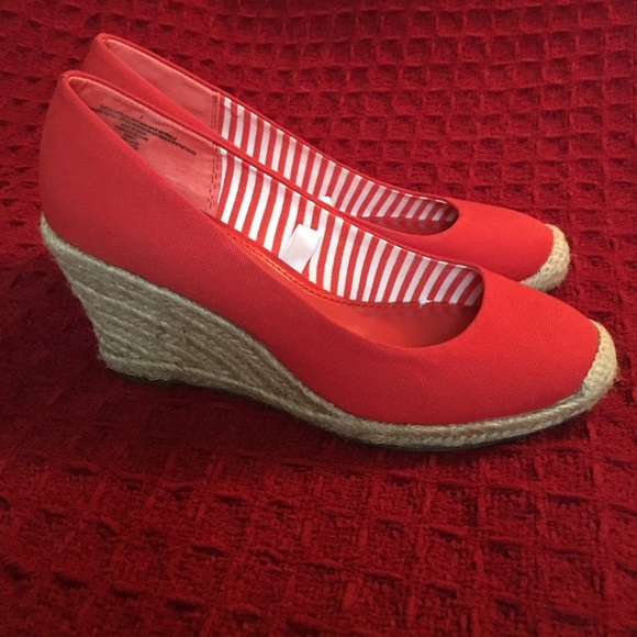 Merona Wedge