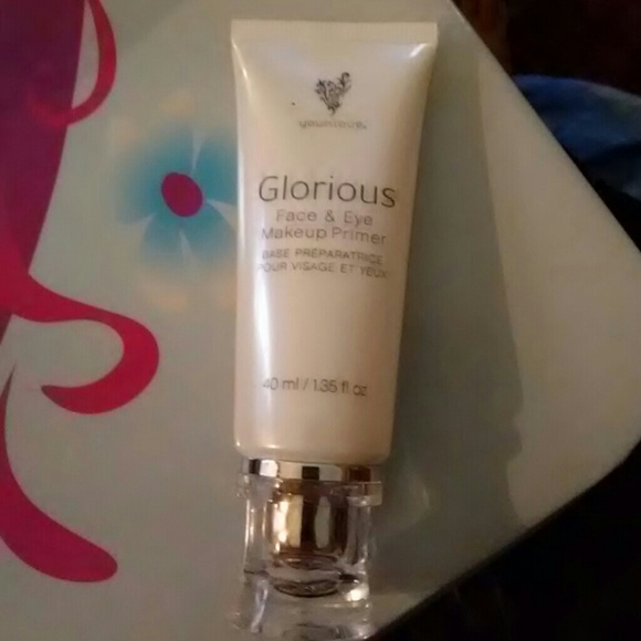 Younique glorious face and eye primer