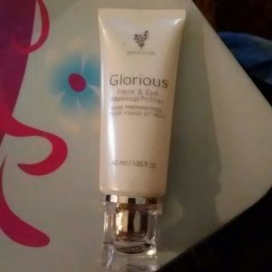 Younique glorious face and eye primer