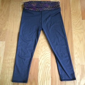 Dark grey Fabletics athletic capris size medium