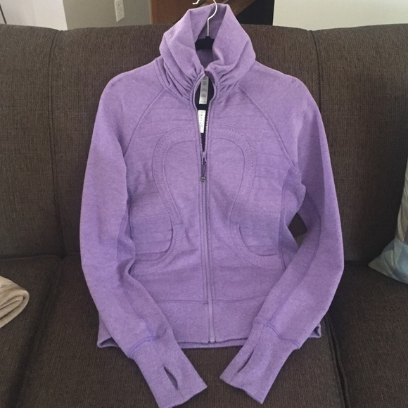 NWOT never worn Lululemon zip sweatshirt 💕👟💕