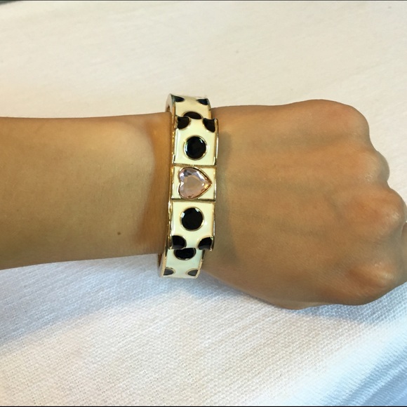 🎉SALE🎉Betsey Johnson Bracelet - Picture 2 of 4