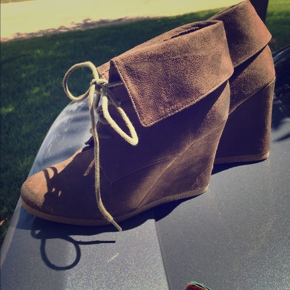 Boot heels!