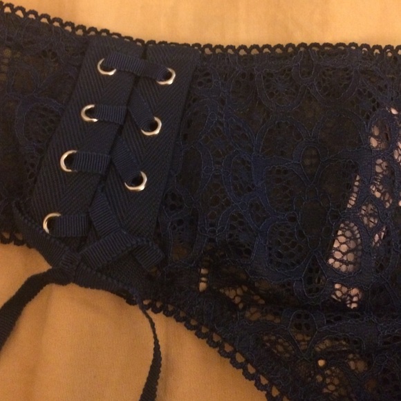 Victoria Secret Mid-Rise Thong - Picture 3 of 3