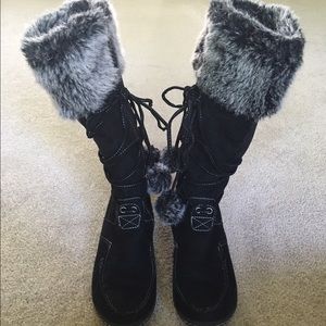 Black medium height boots