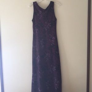 Long sleeveless dress