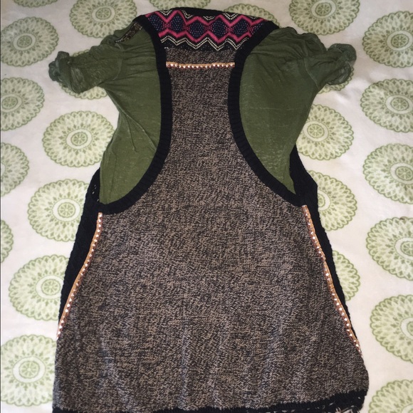 T Shirt and Vest outfit - Picture 2 of 3