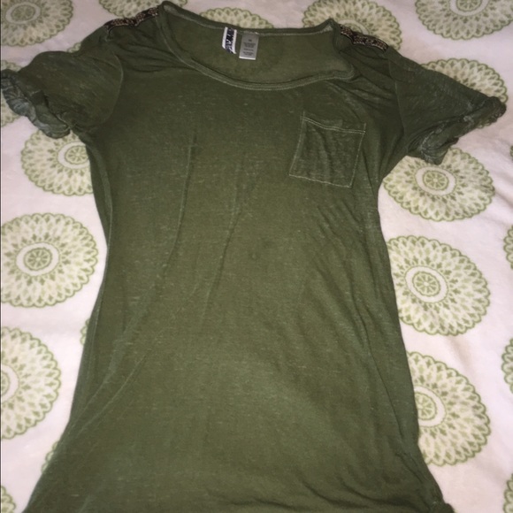 T Shirt and Vest outfit - Picture 3 of 3