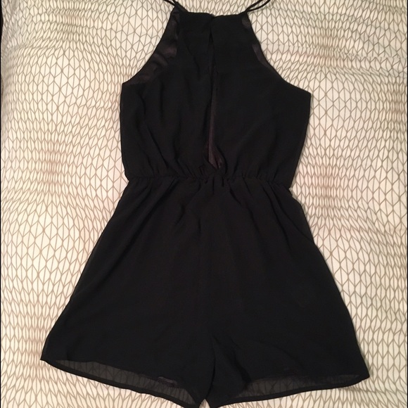 ✖️SOLD in bundle! Black sleeveless romper - Picture 4 of 4