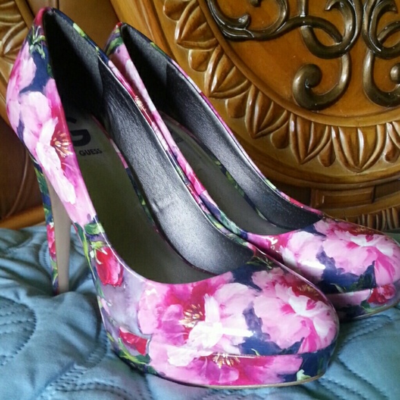 Guess floral heels...reposh love them...too small