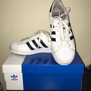 Size 5 Kids Adidas Superstars
