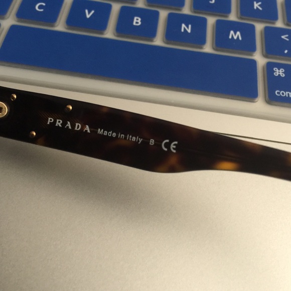 Authentic PRADA SUNGLASSES..😎 - Picture 3 of 3