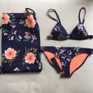 Triangl Delphine Fiore Nero Bikini w/ Bag