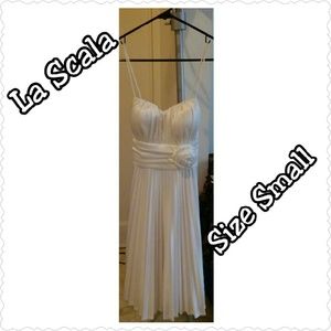100% Polyester Pleated Formal Dress