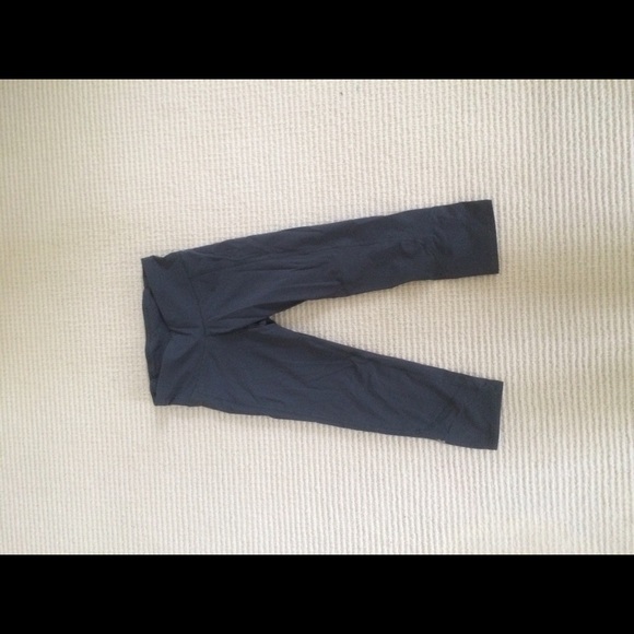 Athletic cropped leggings