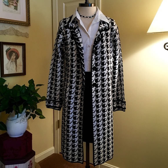 Kenar Sweaters - Kenar Black & White Houndstooth Sweater Coat