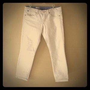 White denim crop jeans