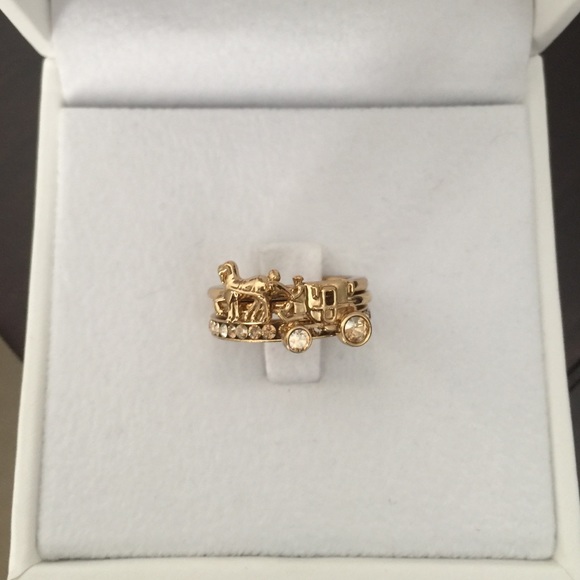 PAVE horse and carriage ring set