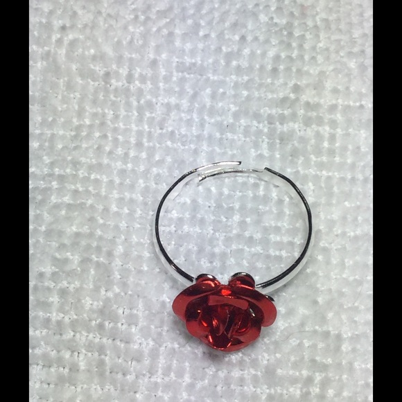 Cute Red Rose Silvertone Ring - Picture 2 of 4