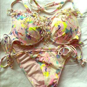 VS the fabulous bikini set