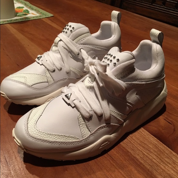 Puma women's Blaze of Glory white size 6