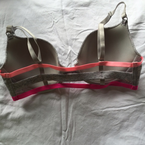 Victoria's Secret bra - Picture 2 of 3