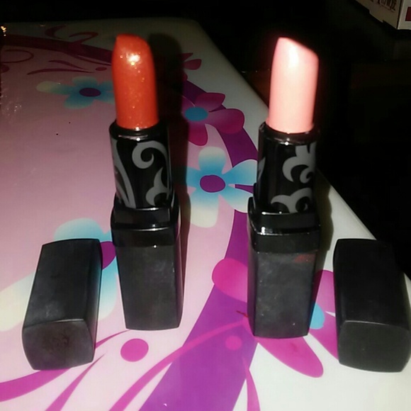 Younique lip stick 2 pack