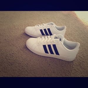 Womens Adidas neo baseline