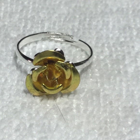 Jewelry - SOLD OUT Cute Yellow Rose Ring