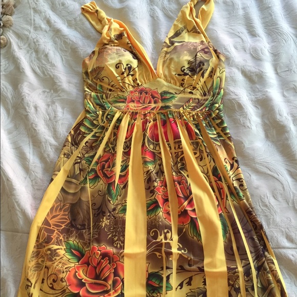 Floral yellow top with built-in bra in large