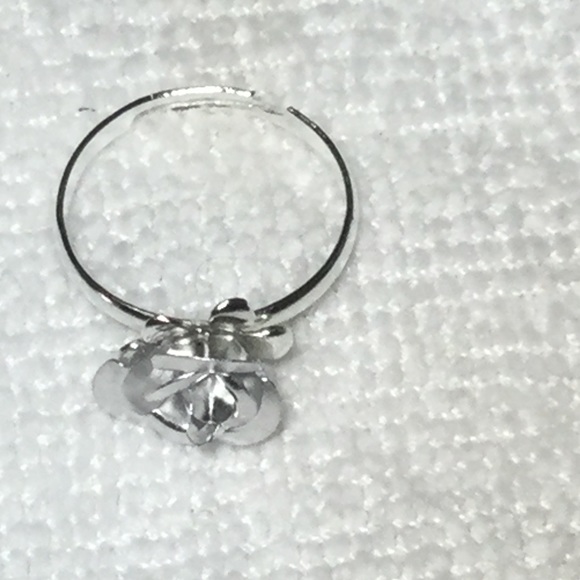 SOLD OUT Cute Silver Rose Ring - Picture 2 of 4