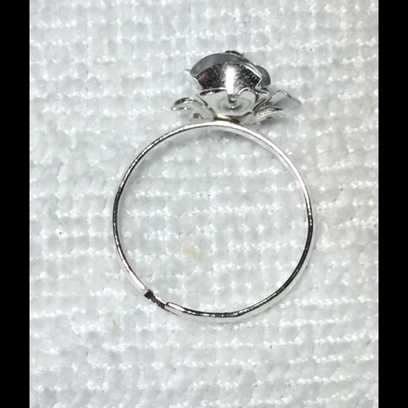 SOLD OUT Cute Silver Rose Ring - Picture 3 of 4