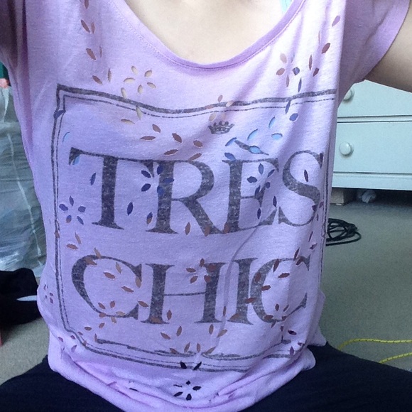 Tres Chic Tee