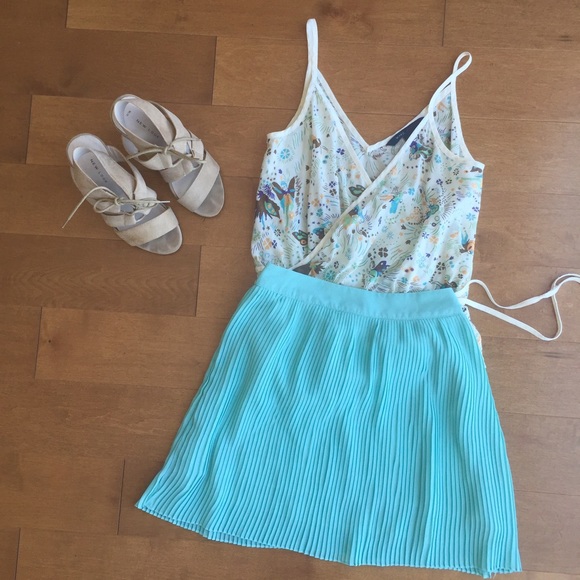 Mint green pleated skirt