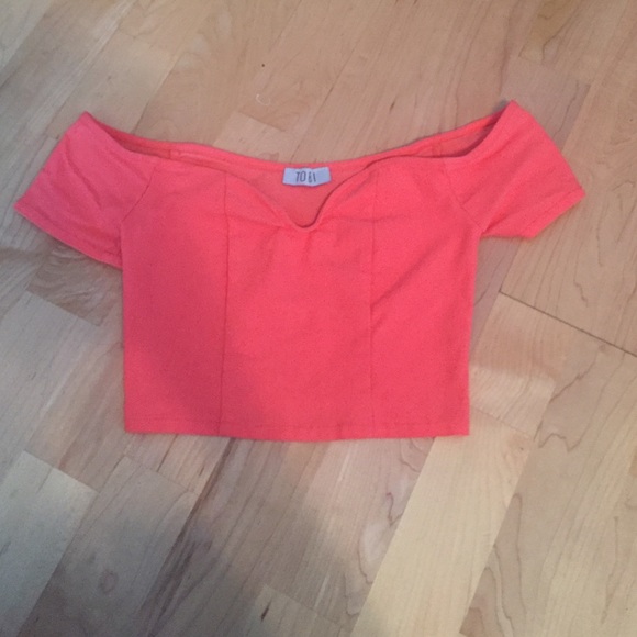 Tobi Crop Top