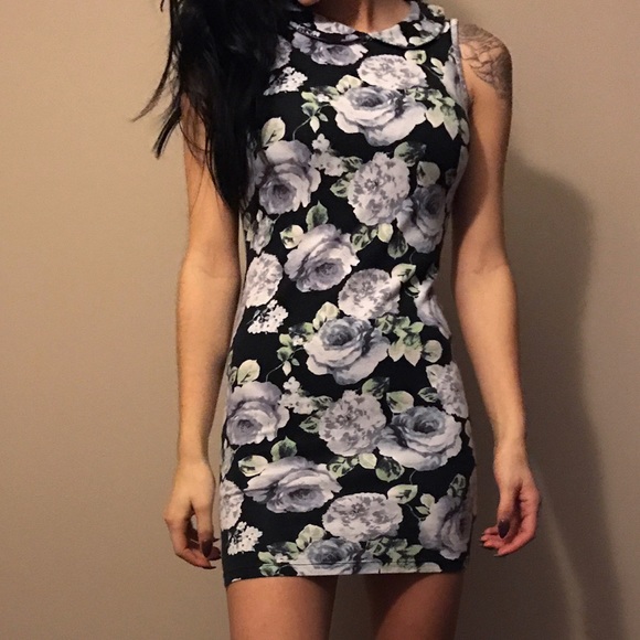 Forever 21 Floral Vintage Collared Dress