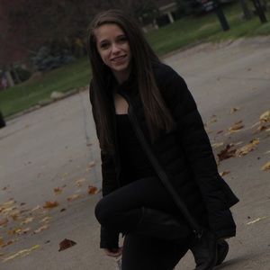 Meet your Posher, Lana