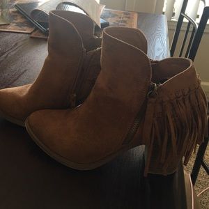Heeled boots